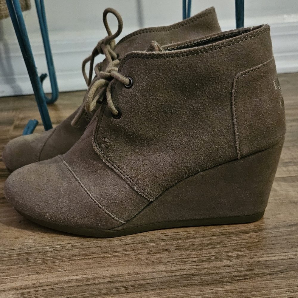 Tom's wedges